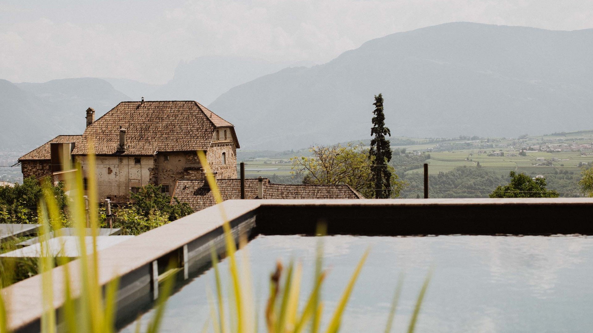 Castel Montani: splendidi alloggi in Alto Adige Castel Montani: splendidi alloggi in Alto Adige